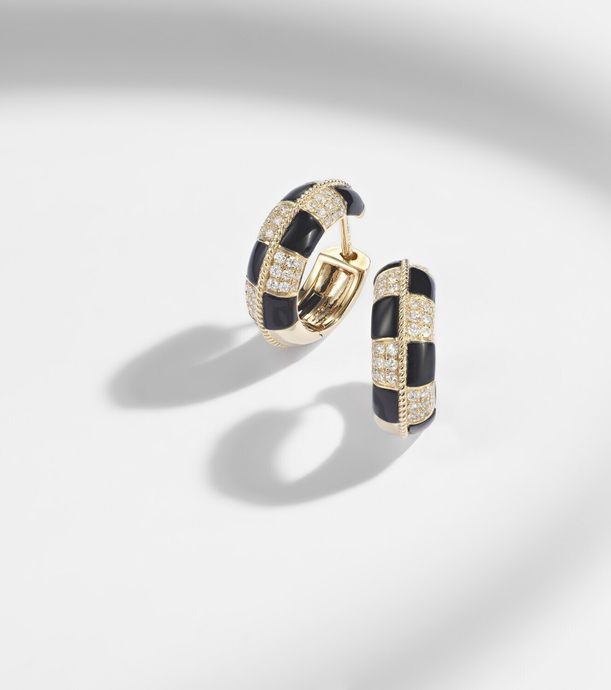 Yvonne Léon Mini 9kt gold earrings with diamonds and onyx