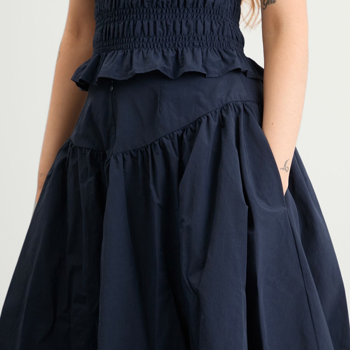 Peachy Den Women's Deba Skirt in Midnight