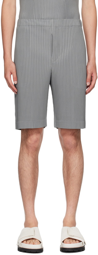 Photo: HOMME PLISSÉ ISSEY MIYAKE Gray Monthly Color May Shorts