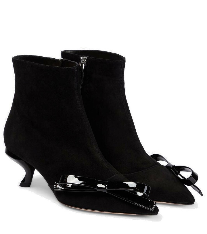 Photo: Roger Vivier Virgule Bow suede ankle boots