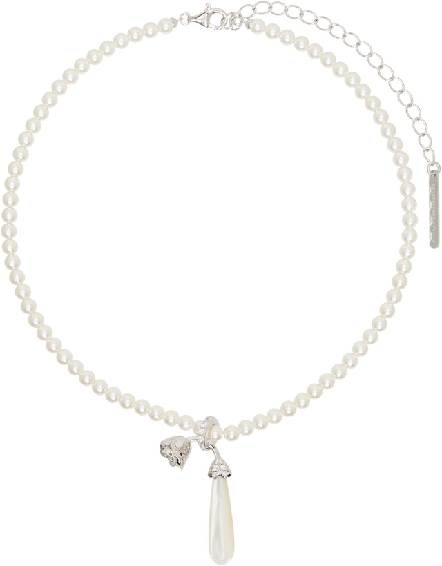 Photo: SHUSHU/TONG YVMIN Edition Faux-Pearl Drop Sleeping Rose Necklace