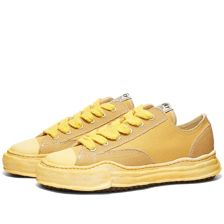 Photo: Maison MIHARA YASUHIRO Men's Peterson Low Spray-Dyed Original Sole Canvas Sneakers in Yellow