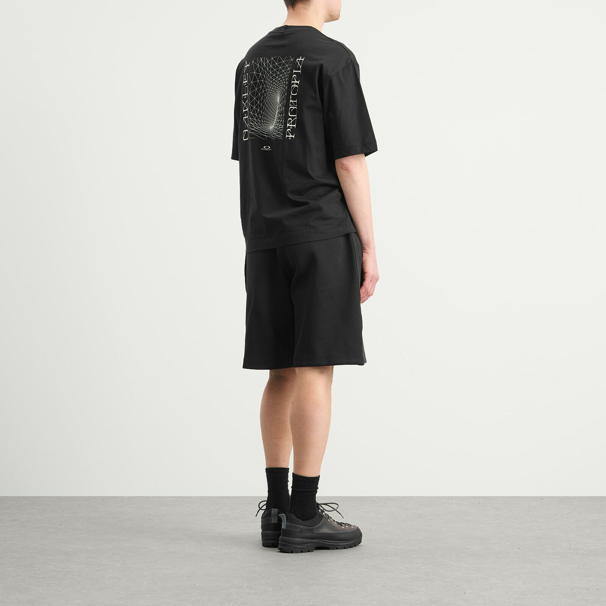 Oakley Men's Reserve Momento Protopia T-Shirt in Pitch Black