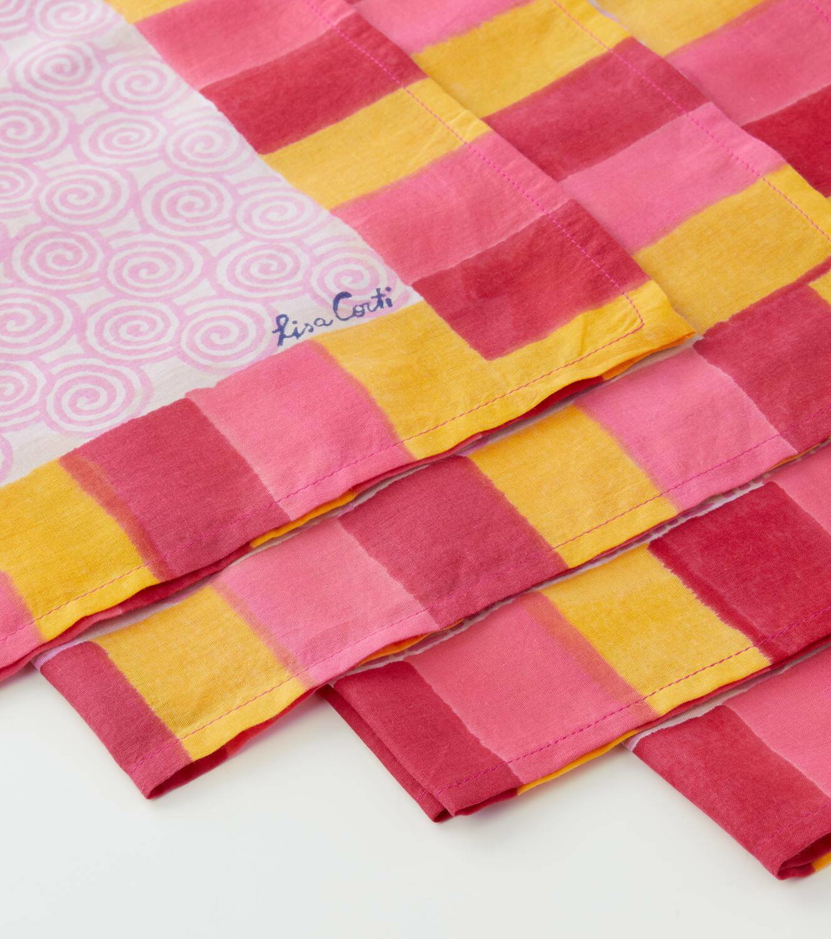 Lisa Corti Camelia Magenta set of 4 napkins