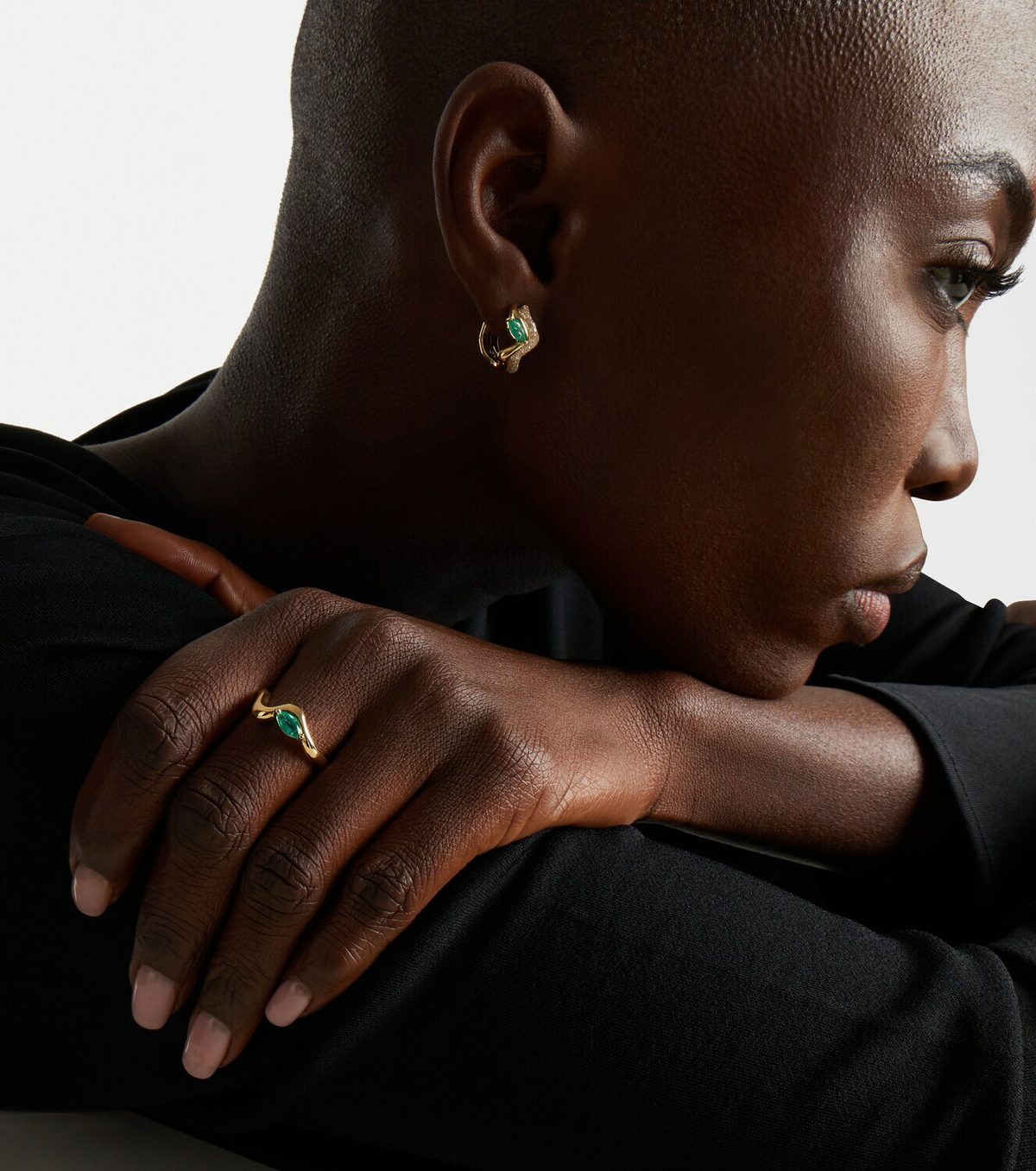 Shay Jewelry 18kt yellow gold (750/1000) ring with emeralds