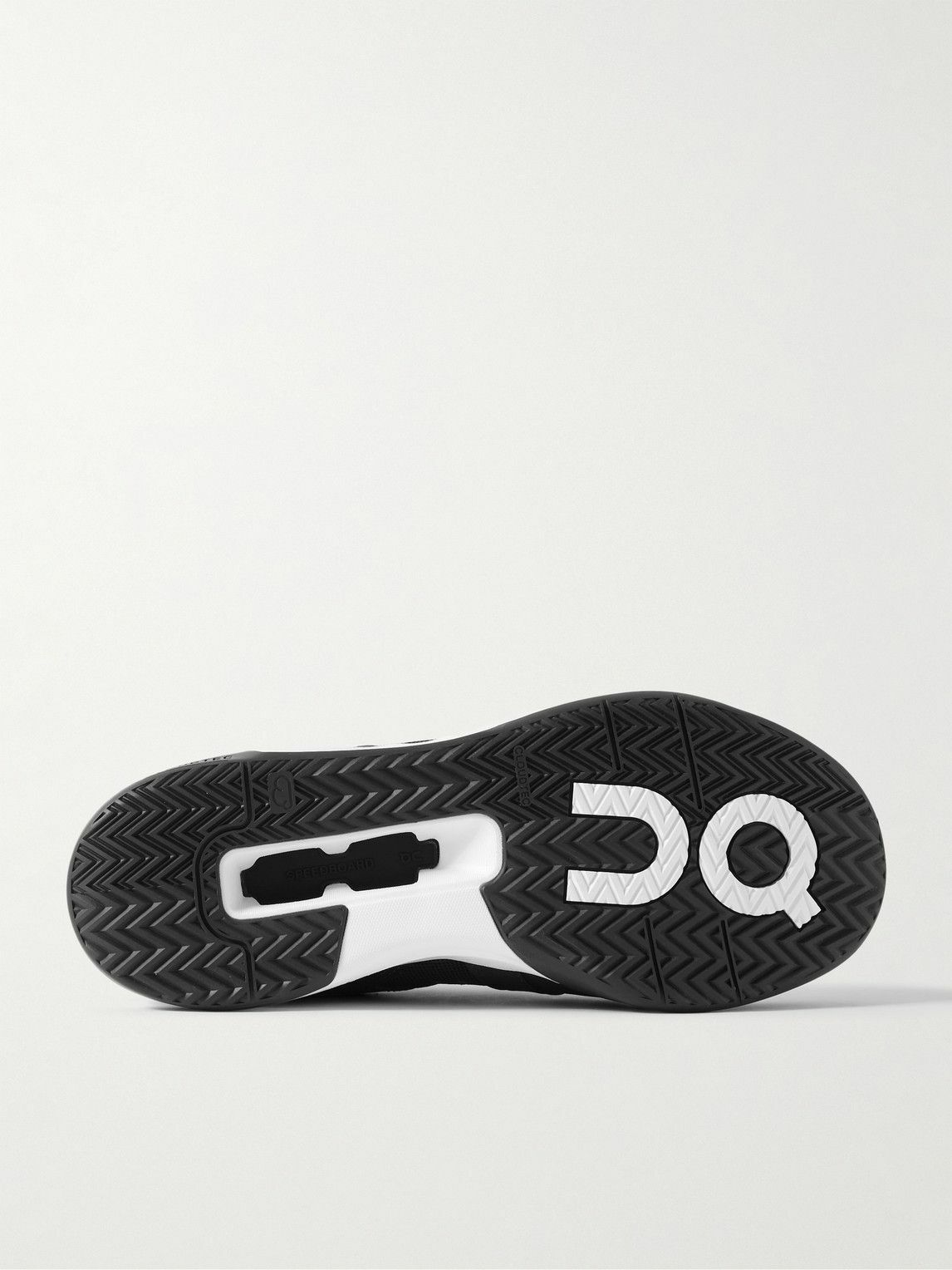 On Women's The Roger Clubhouse Pro Tennis Shoes Black and White main image 0