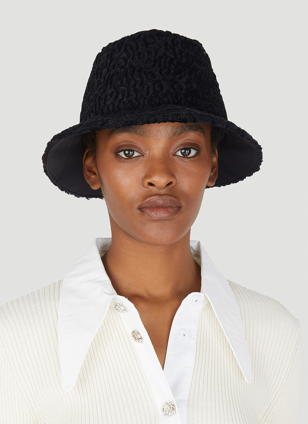 Sisi Bucket Hat in Black Flapper