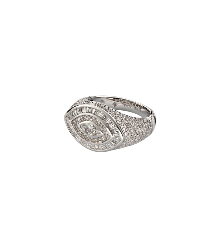 Photo: Shay Jewelry 18kt white gold (750/1000) pinky ring with diamonds