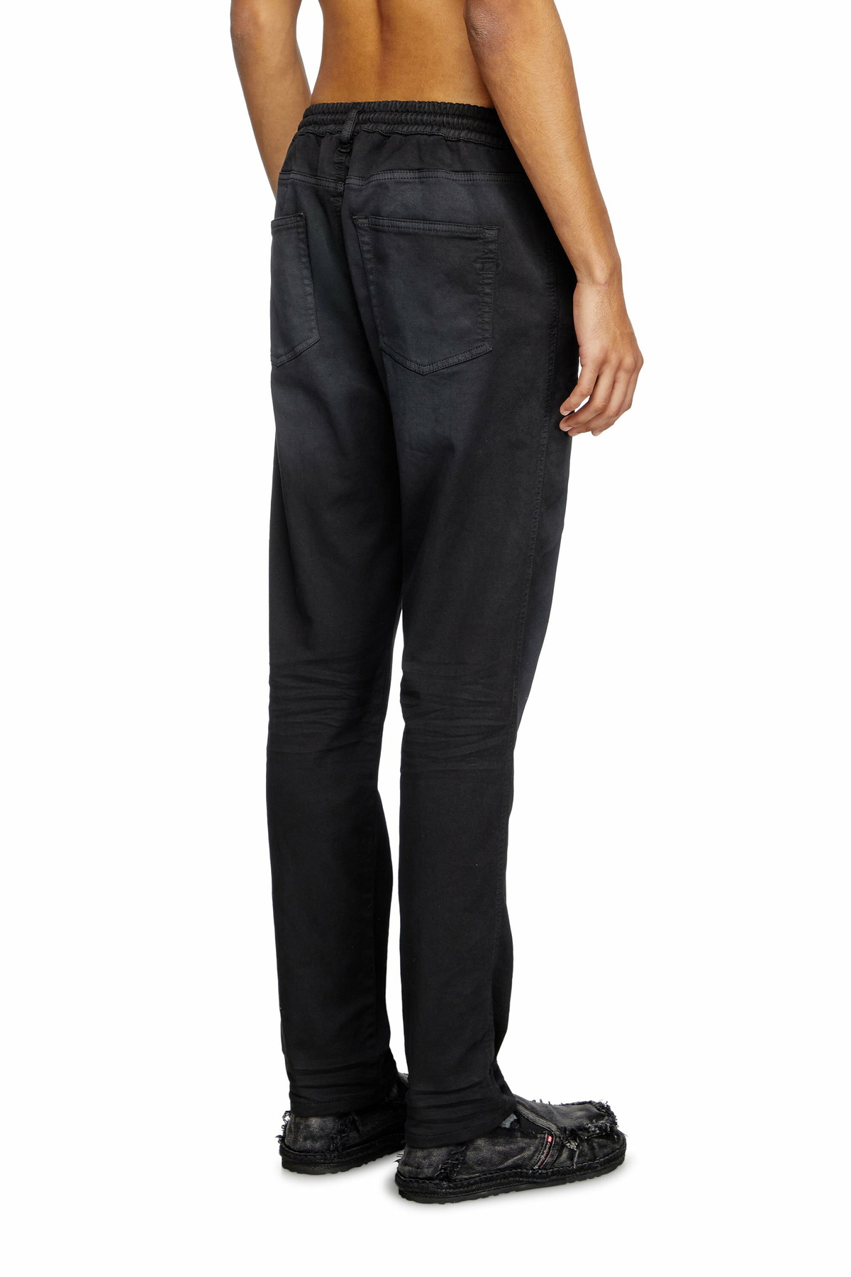 Diesel Slim 2060 D-Strukt Joggjeans - Jeans Mens in Black Diesel