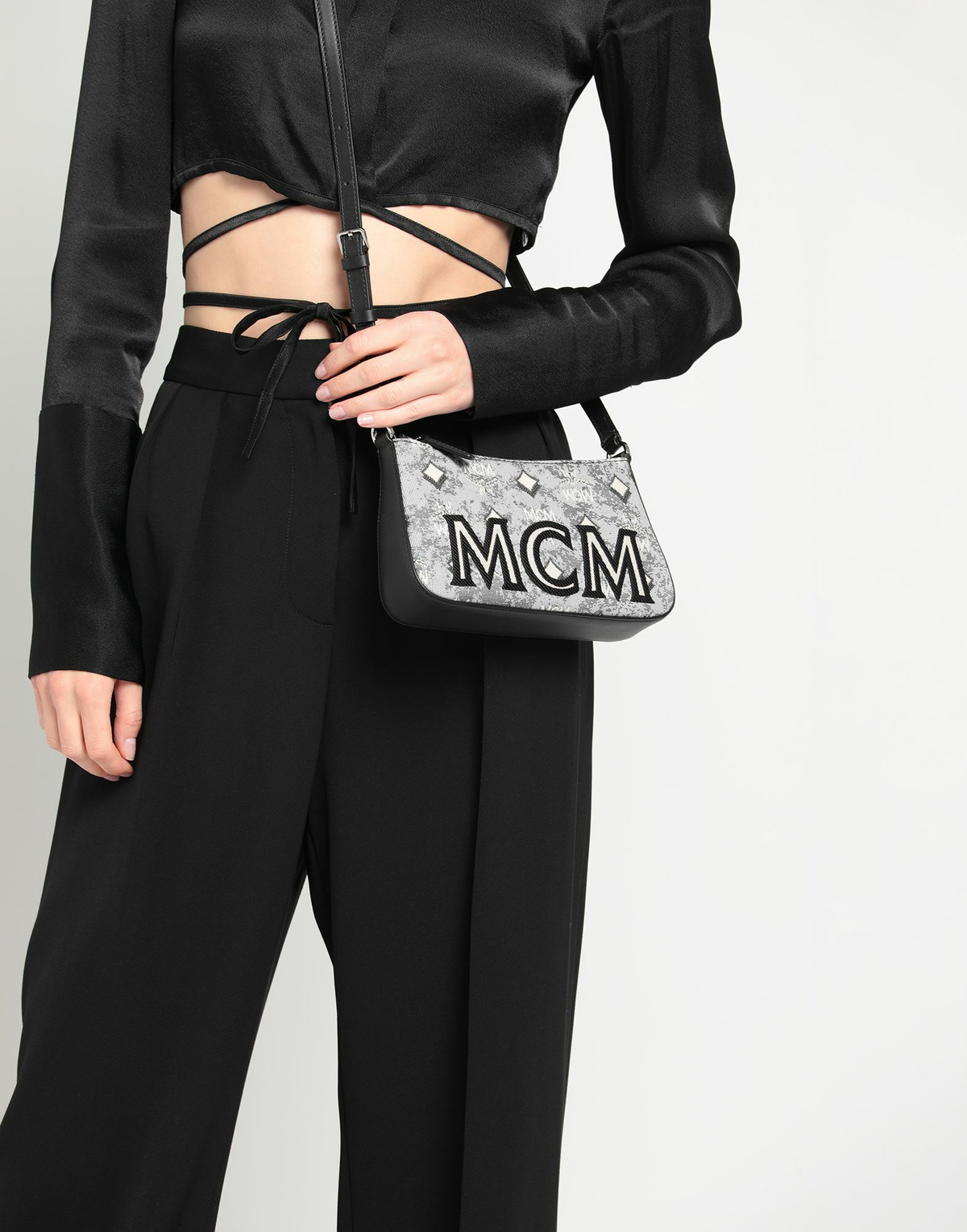 Mcm Womens Cross-body bag in Black