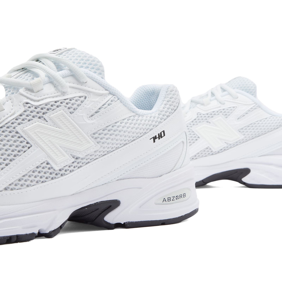 New Balance 740 Sneaker in Nb White