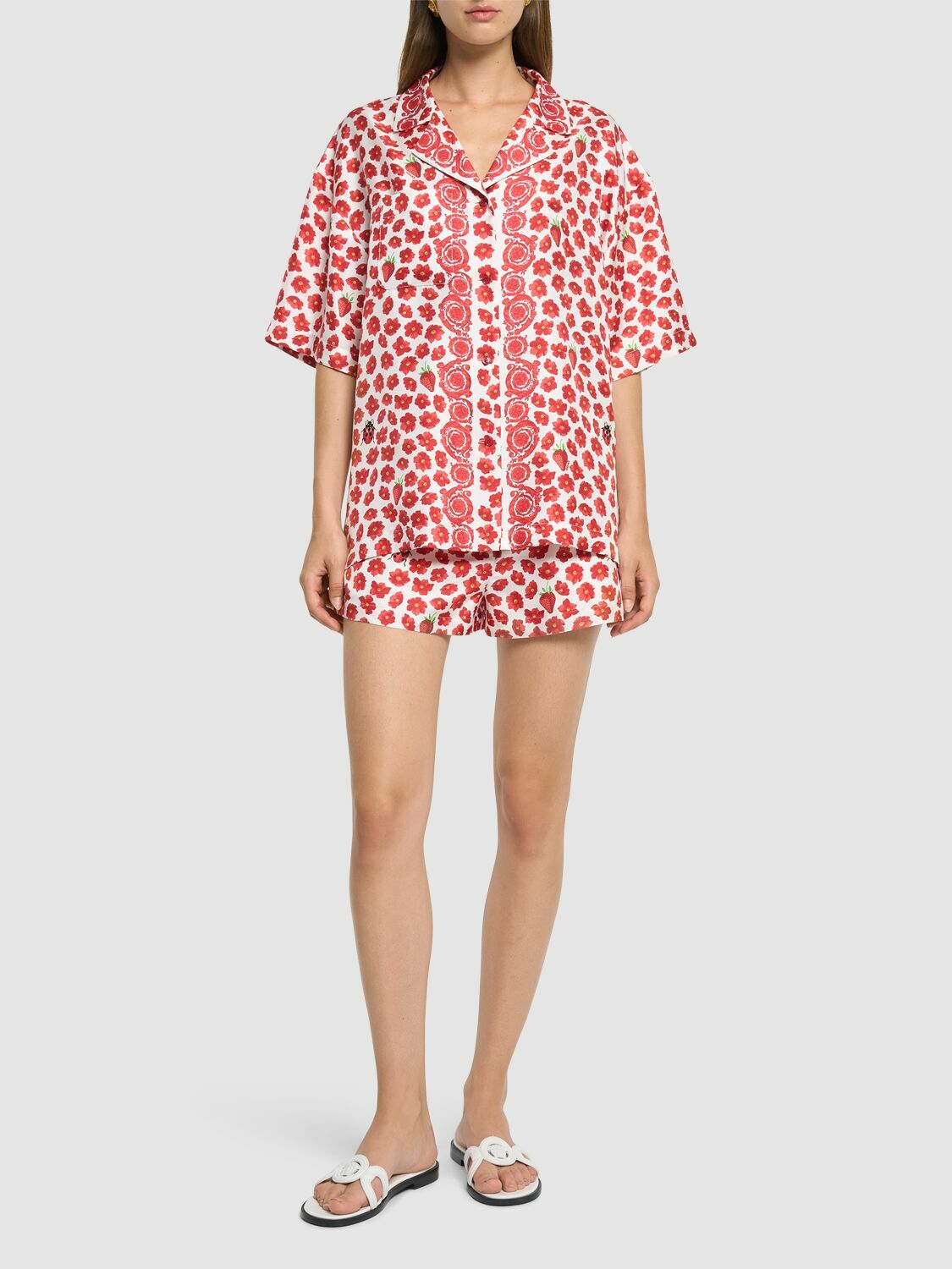 【関税＆送料込み】Versace 'Strawberry Patch' T-Shirt Versace Strawberry Garden Silk Twill Informal Shirt | Neiman