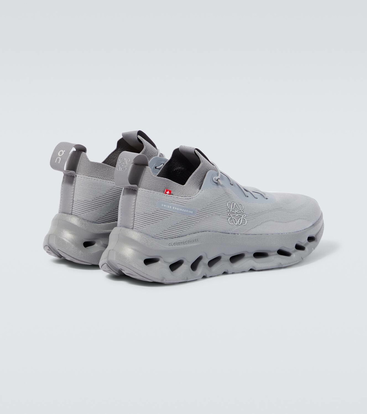 完売前に☆LOEWE x On Cloudtilt sneakers スニーカー【関税込】 LOEWE(ロエベ) × On(オン) コラボスニーカー「クラウドティルト