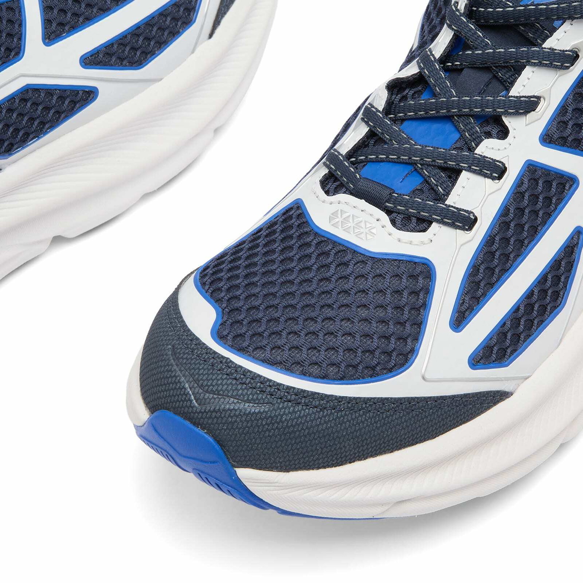 HOKA ONE ONE U Clifton One9 Sneaker in Varsity Navy/White
