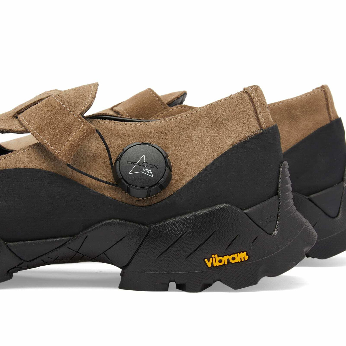 サンダル ROA Pala Suede Vibram Sandal ROA Men's Pala Suede Vibram Sandal in Taupe ROA