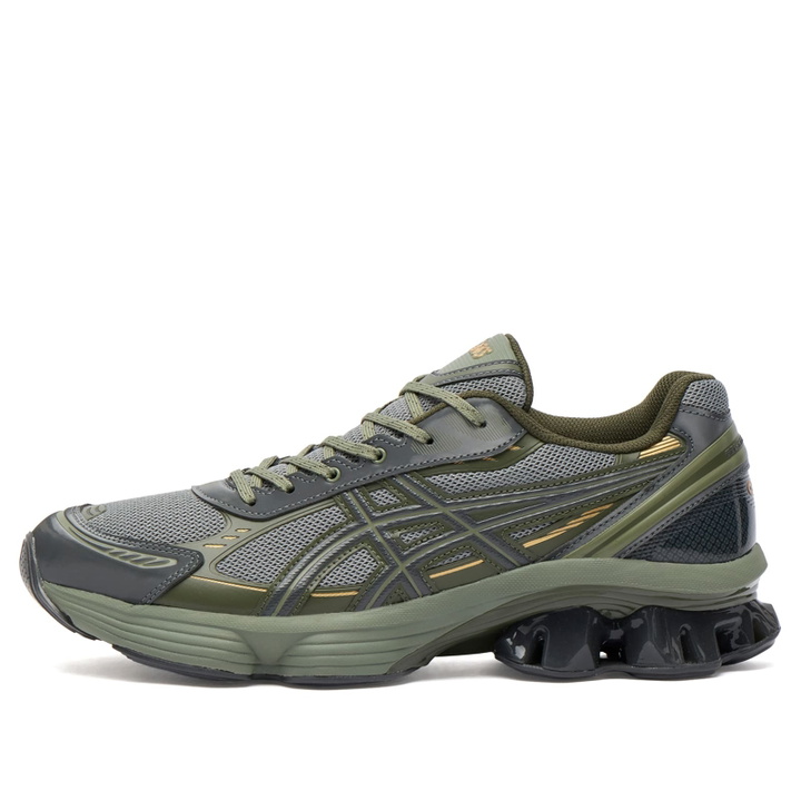 Photo: Asics GEL-KINETIC FLUENT Sneaker in Lichen Green/Obsidian Grey
