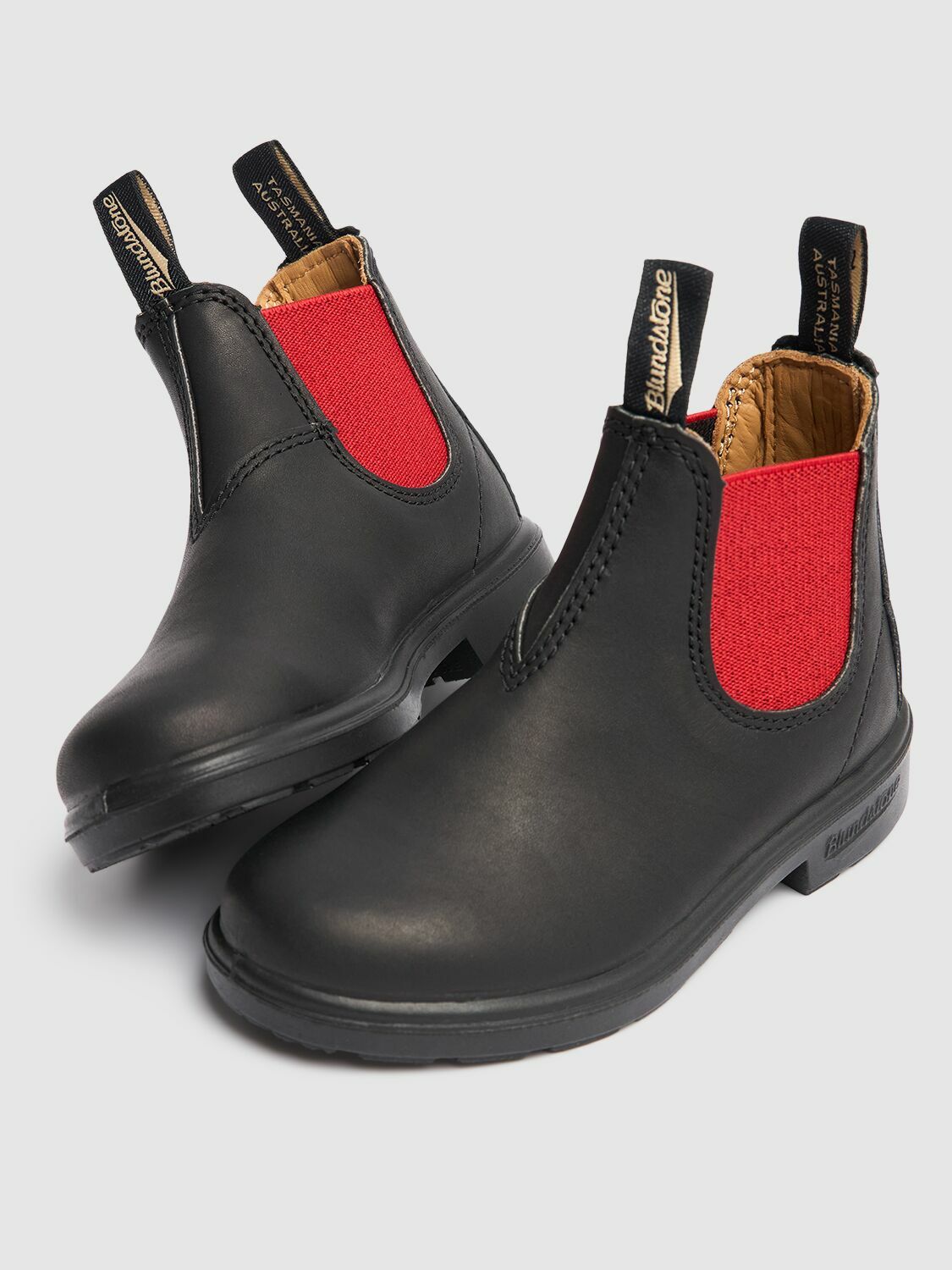 BLUNDSTONE Leather Chelsea Boots