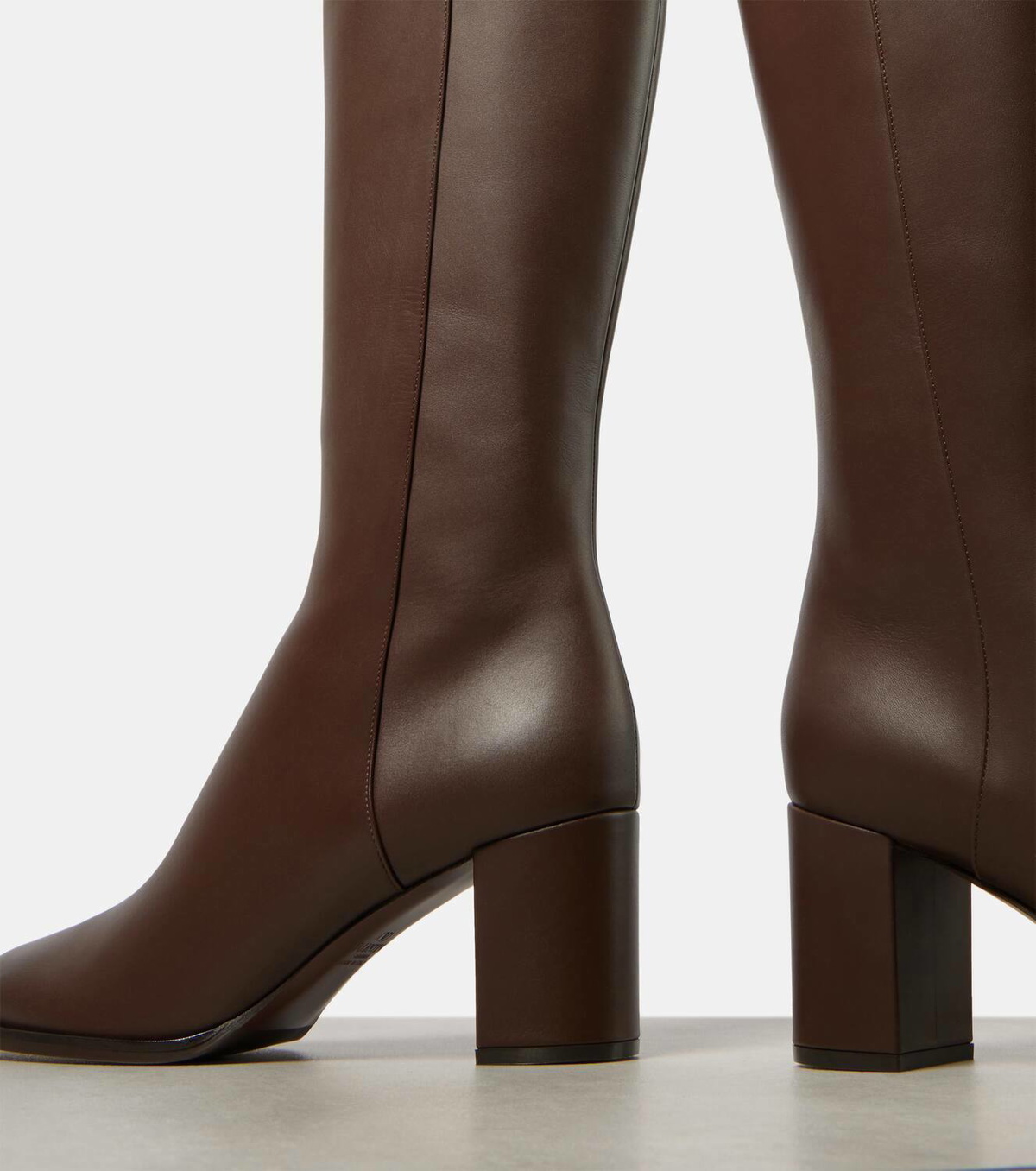 VALENTINO＞＞VLogo Signature レザーニーハイブーツ VALENTINO GARAVANI VLogo レザー ニーハイブーツ 装飾付き