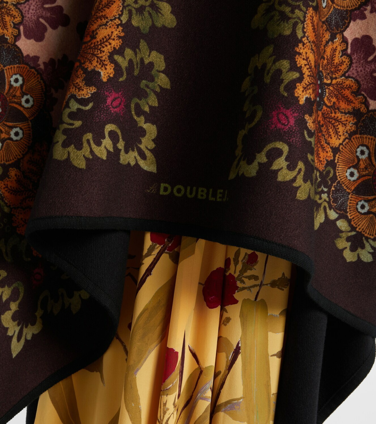 La DoubleJ Printed virgin wool poncho