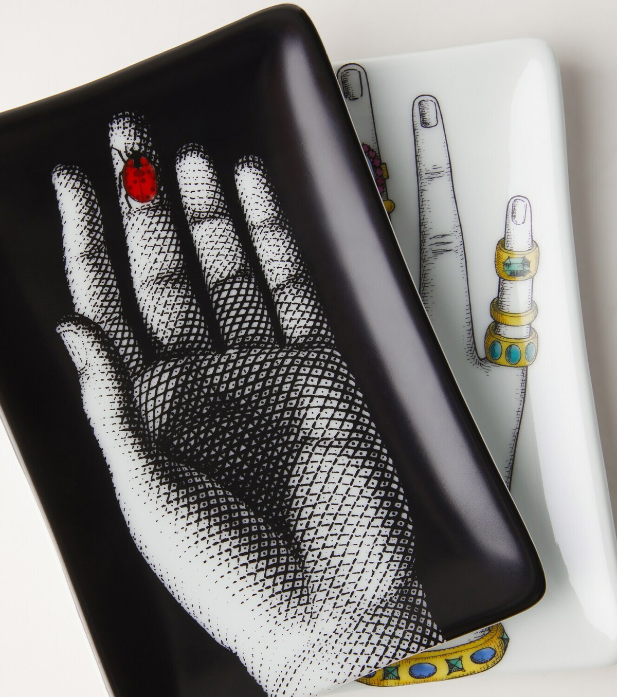 Fornasetti Mano Con Anelli ceramic ashtray