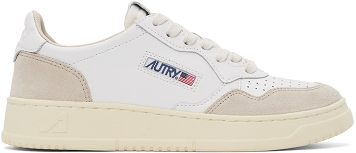 Photo: AUTRY White Medalist Low Sneakers