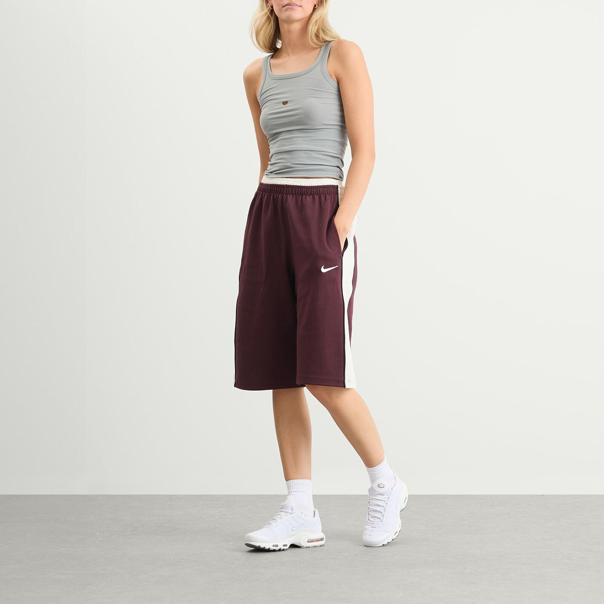 Nike Sports Shorts in Burgundy Crush/Sail