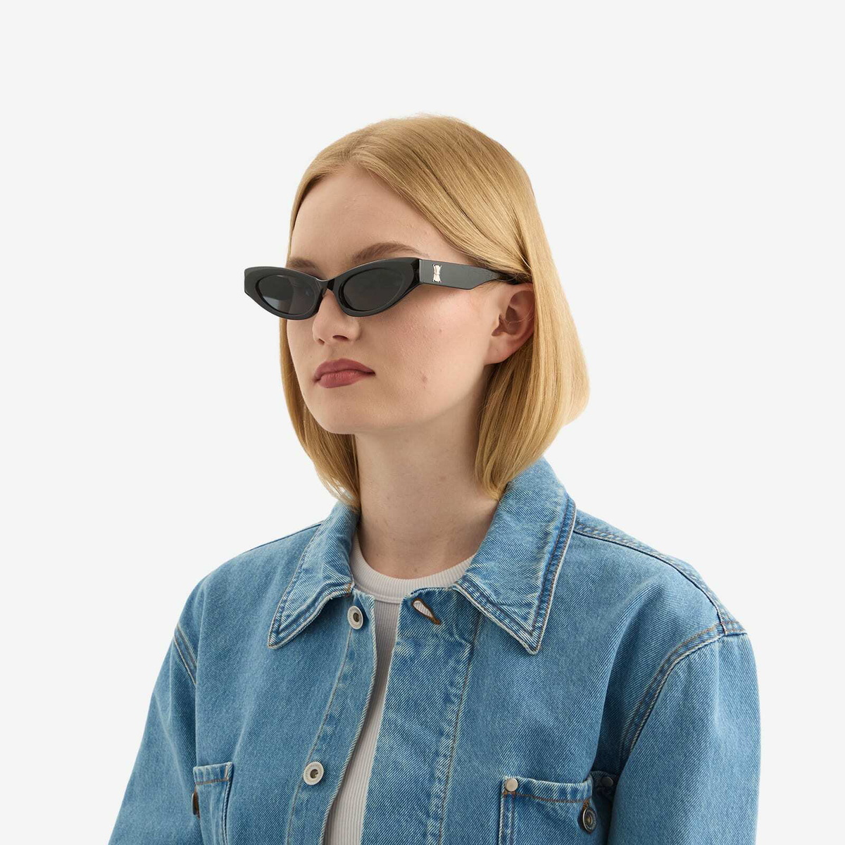 Le Specs Women's The Stealth Sunglasses in Black/Smoke Mono 