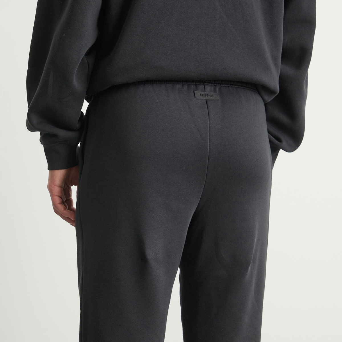 SKIMS Men's Straight Leg Sweatpants in Washed Onyx
