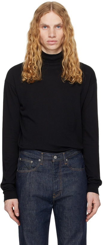Photo: AURALEE Black Seamless Turtleneck