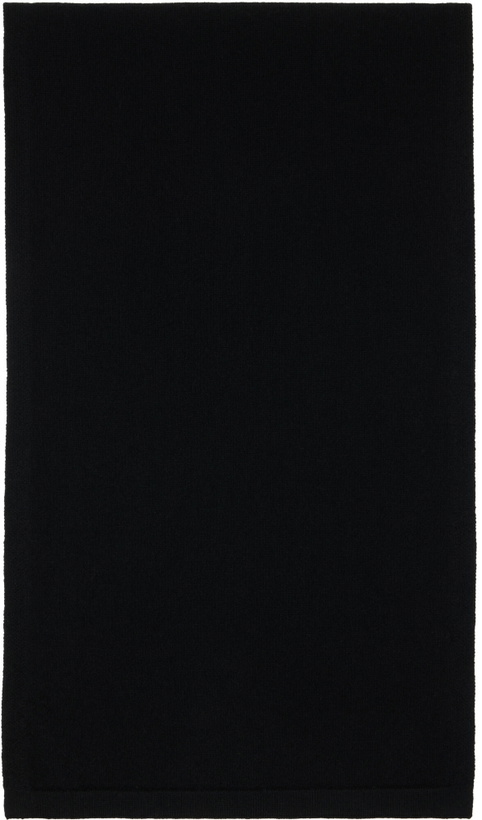 Photo: LISA YANG Black Viktor Scarf