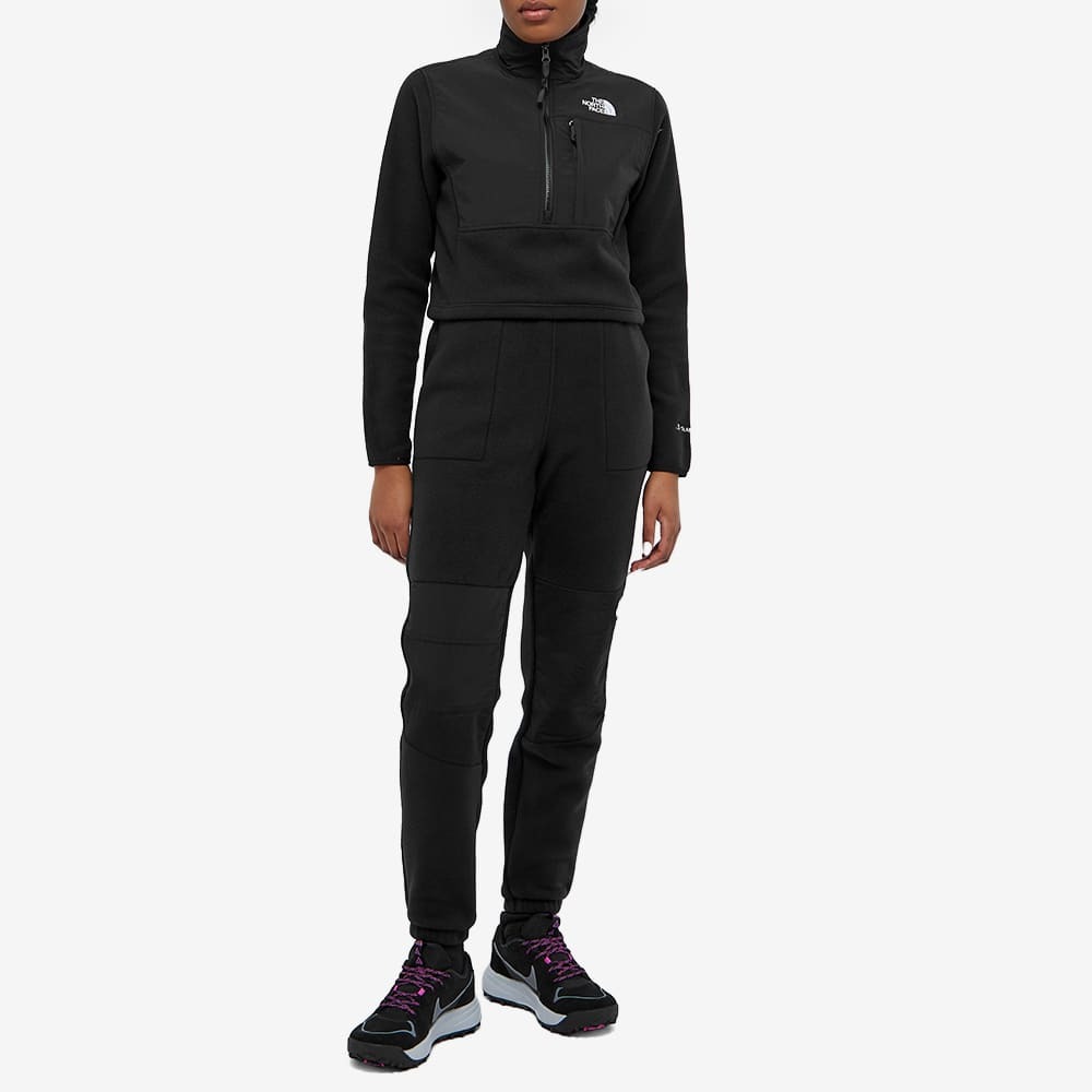 The North Face Women's Denali Cropped Fleece in Tnf Black The