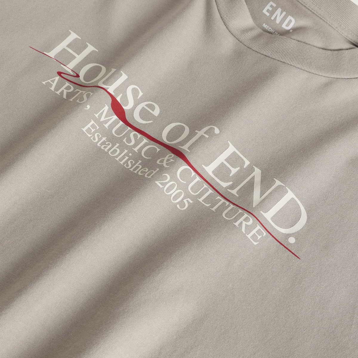 END. Underline T-shirt in Washed Grey