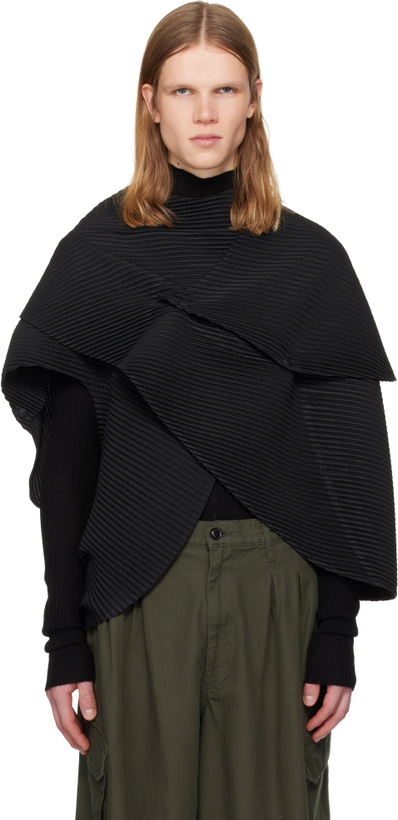 Photo: HOMME PLISSÉ ISSEY MIYAKE Black Stone Cloud Vest