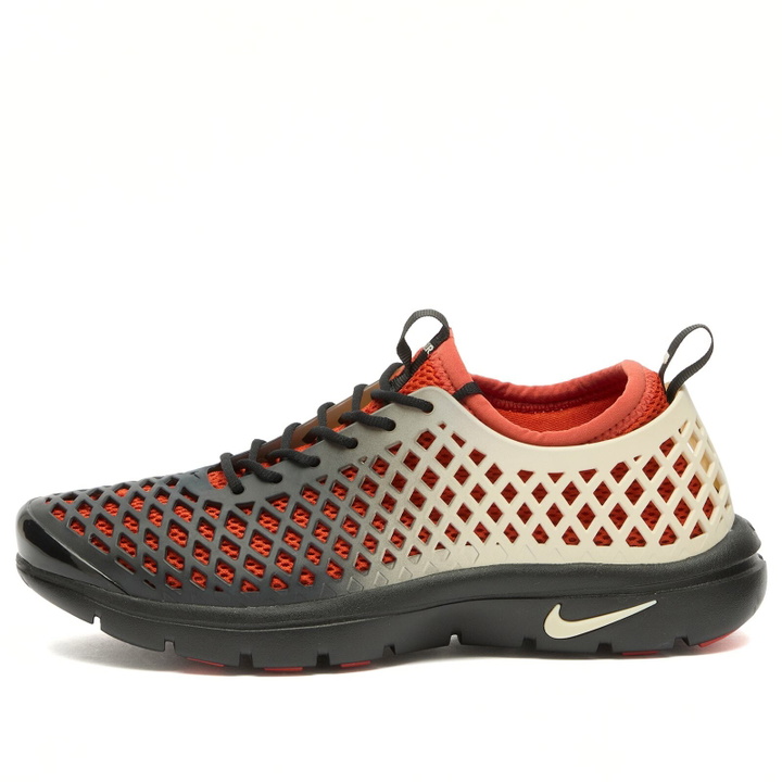 Photo: Nike Rejuven8 SP OG Sneaker in Black/Muslin/Rust Factor