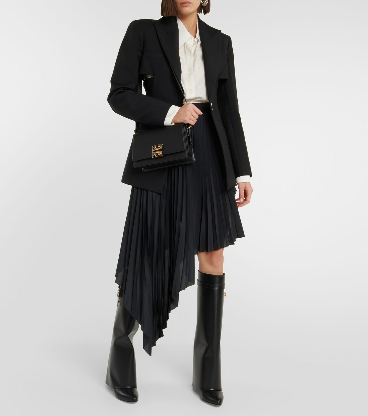 【送料&関税込】Givenchy 4g Crossbody Medium Bag In Black Bo Givenchy Medium 4G Leather Crossbody Bag | Black | FARFETCH