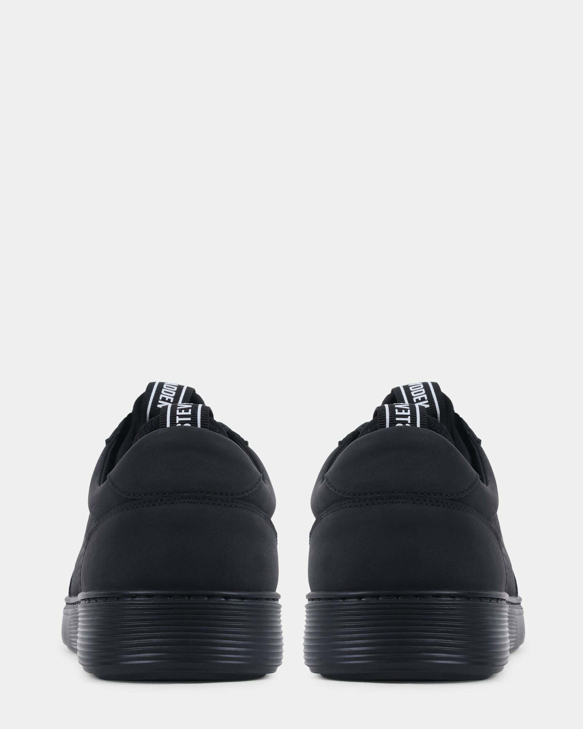 Steve Madden Lazlo Sneakers in Black Nubuck