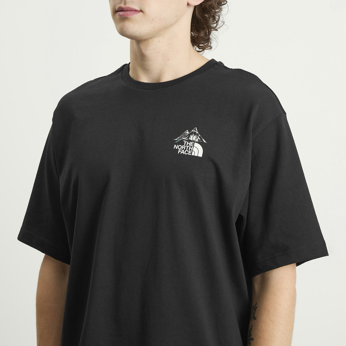 The North Face Men's HKE Backpack Relaxed T-Shirt in Tnf Black
