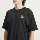 The North Face Men's HKE Backpack Relaxed T-Shirt in Tnf Black