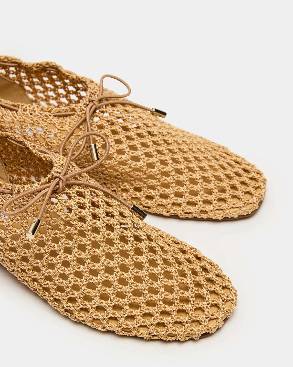 Steve Madden Vespa Flats in Natural