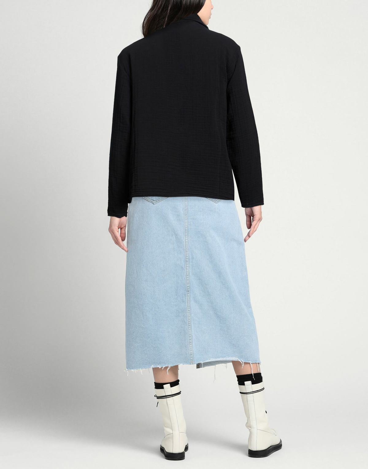 Donni. Womens Cardigan in Black