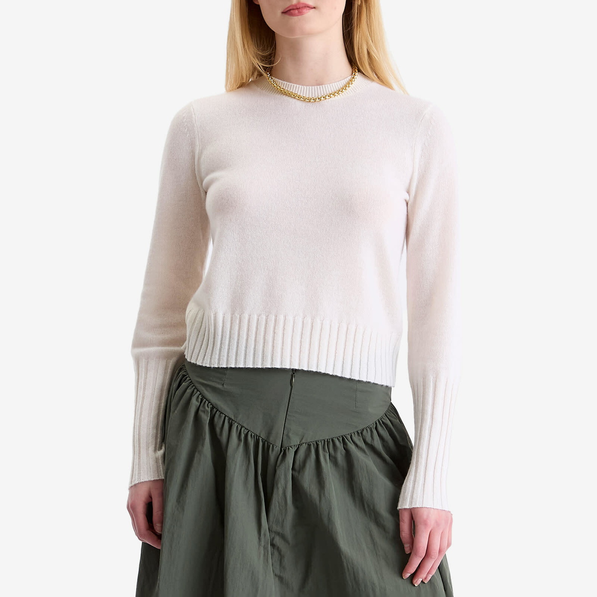 GUEST IN RESIDENCE Women's Shrunken Cashmere Crew Sweater in Cream