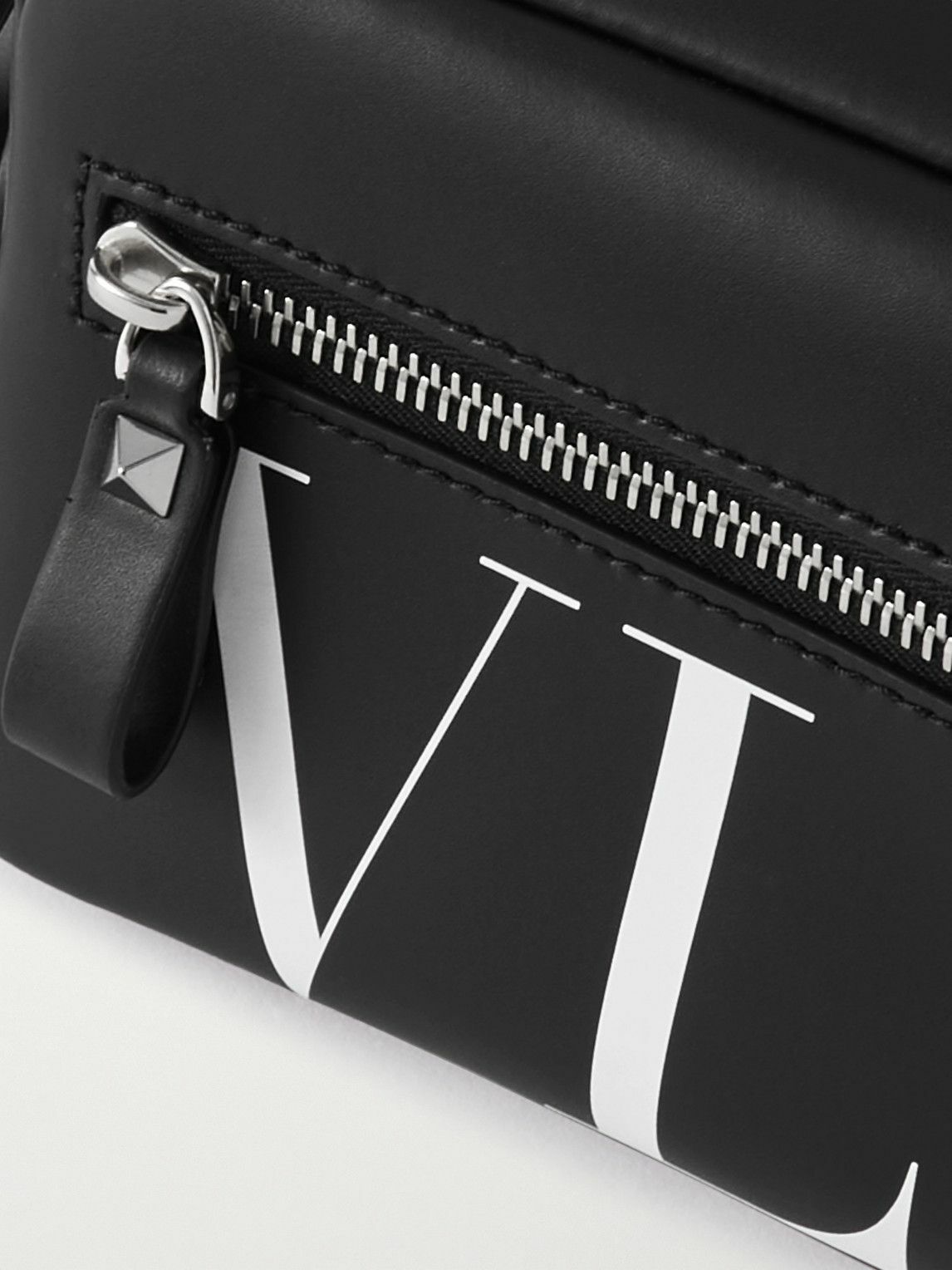 Valentino Garavani logo-print detail wash bag - Black