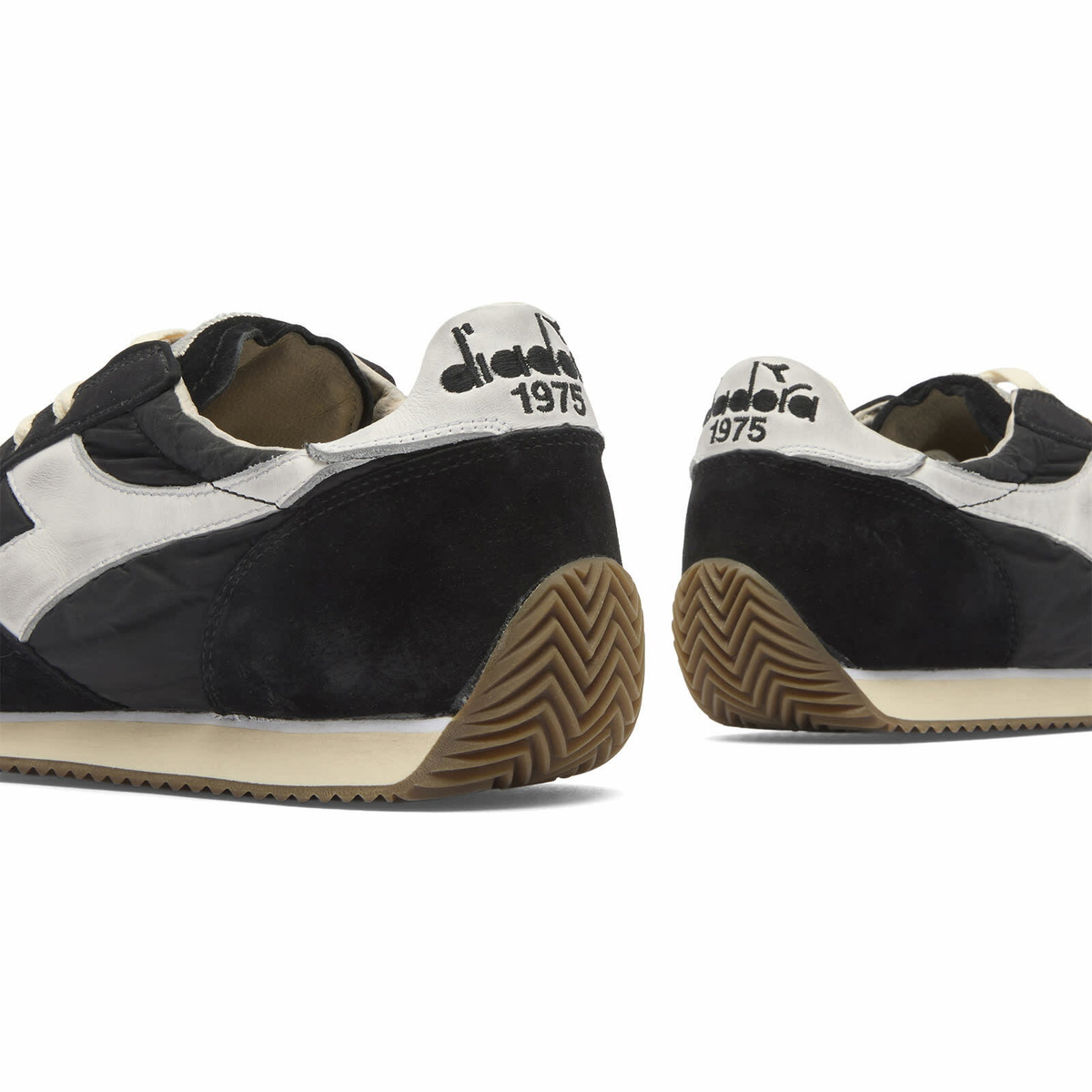 Diadora Men's Equipe Vela SW Sneaker in Black