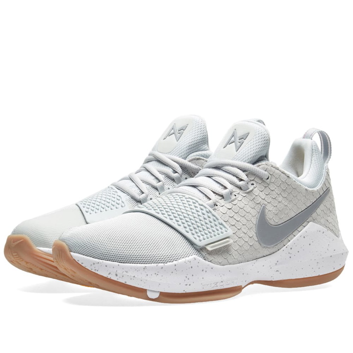 Photo: Nike PG 1