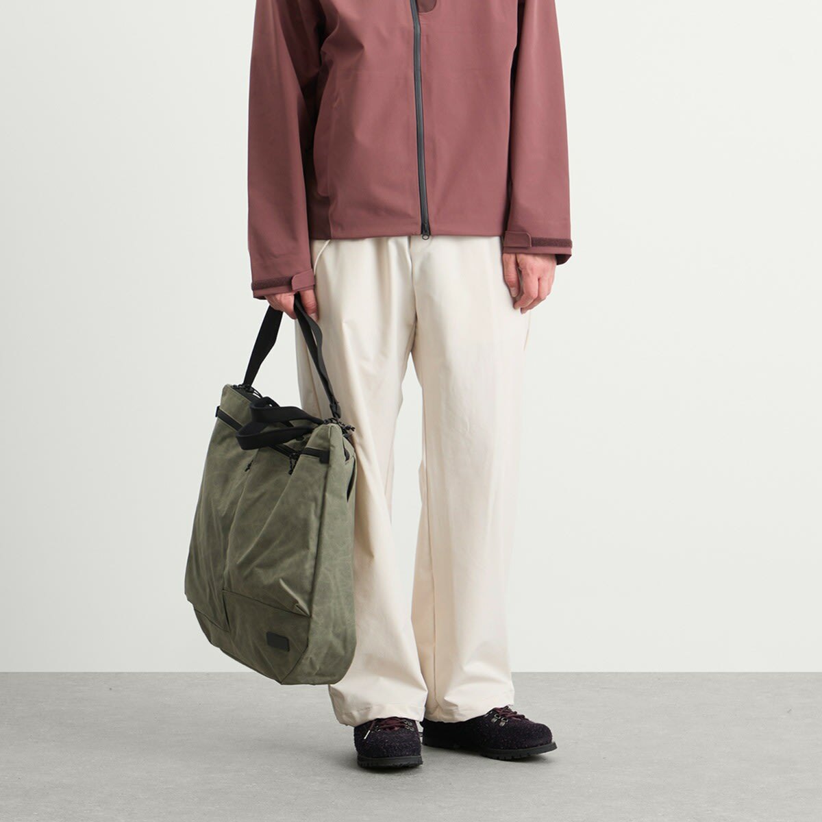 Db Journey Roamer Utility Tote Bag - 32L in Forest Green 