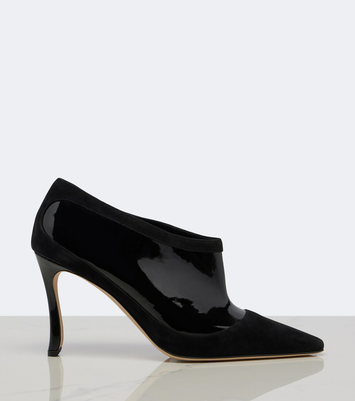 Manolo Blahnik Ters suede and patent leather pumps