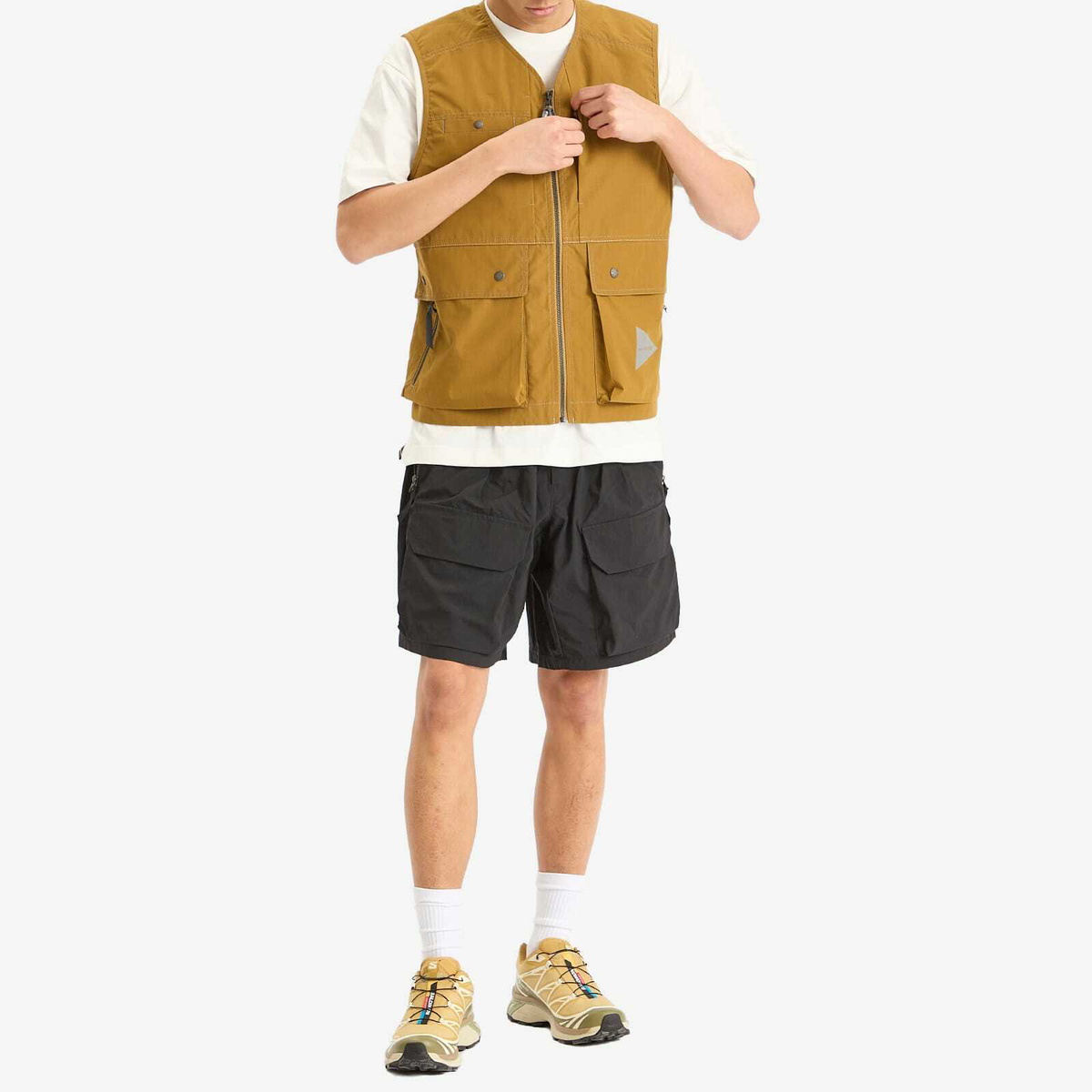 and wander Men's Tough Aramid Vest in Camel