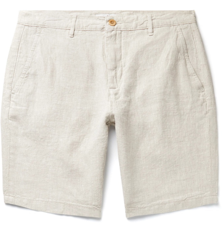 Photo: NN07 - Crown Linen Shorts - Neutrals