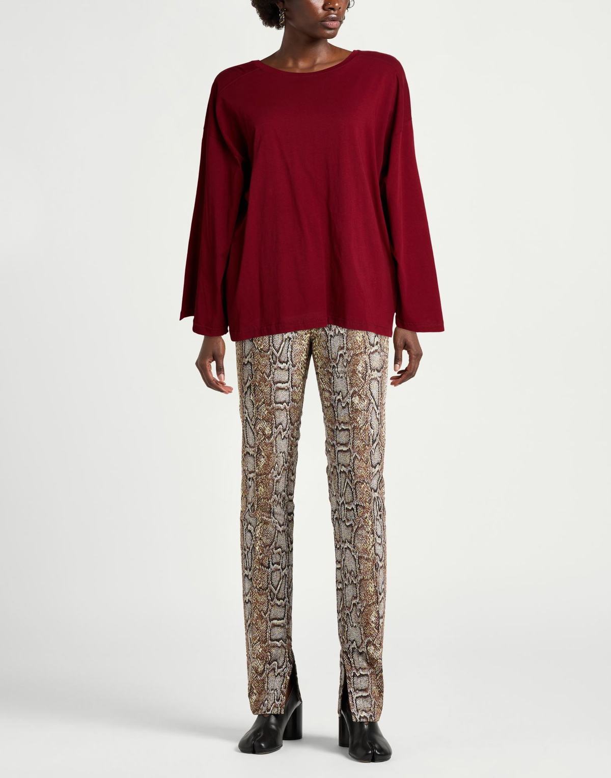 Berna Womens T-shirt in Burgundy