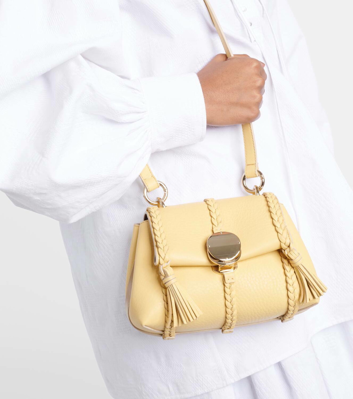 ショルダーバッグ・ポシェット CHLOE PENELOPE MEDIUM GRAINY LEATHER SHOULDER BAG Chloé Medium Penelope Leather Shoulder Bag | Neutrals | FARFETCH